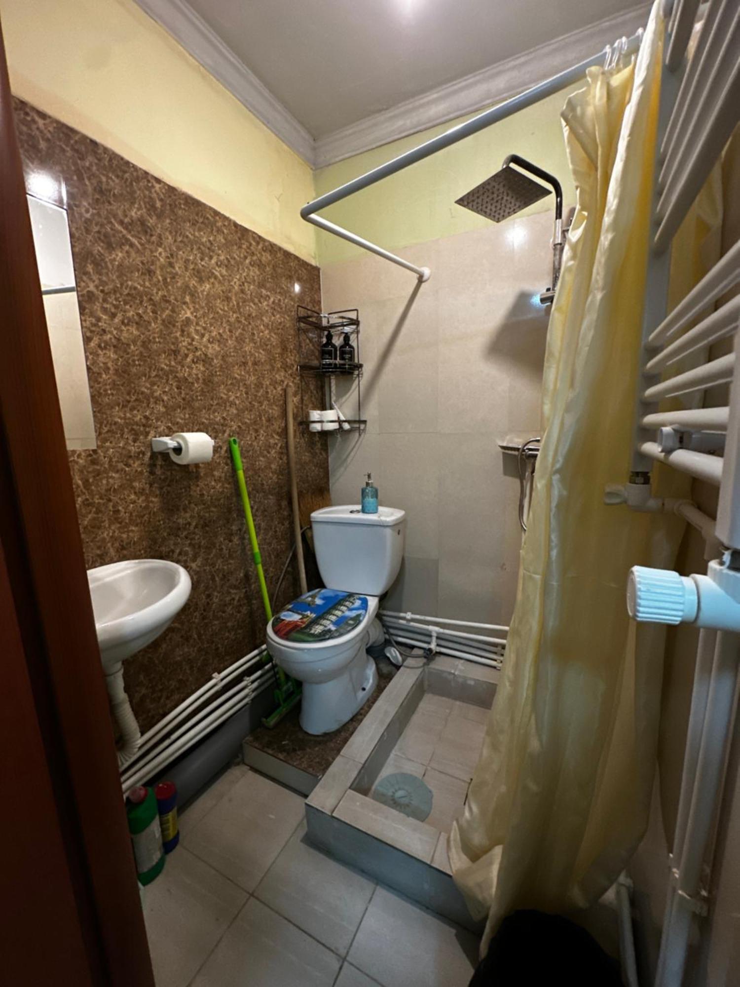 예레반 Vahe'S Family Guests House 아파트 외부 사진